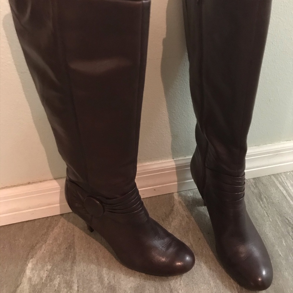 REDDISH BROWN NATURALIZER COMFORT BOOT